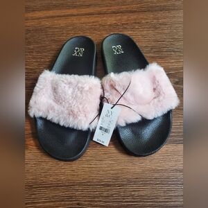 New York & Company NWT Pink Fuzzy Slides